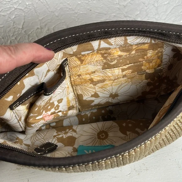 The SAK Tan and Brown Knit Leather Shoulder Bag w/ Hang Tag Leather Pad Bottom - Picture 7 of 16